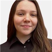 Profesora de inglés, o de cualquier asignatura que se imparta hasta segundo de la ESO, con un nivel B2, casi examinada del C1 en inglés y con experiencia previa